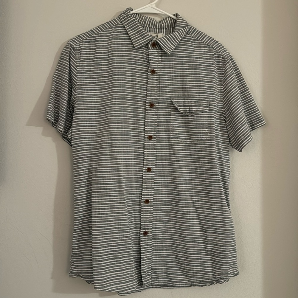 Grayers medium button up shirt